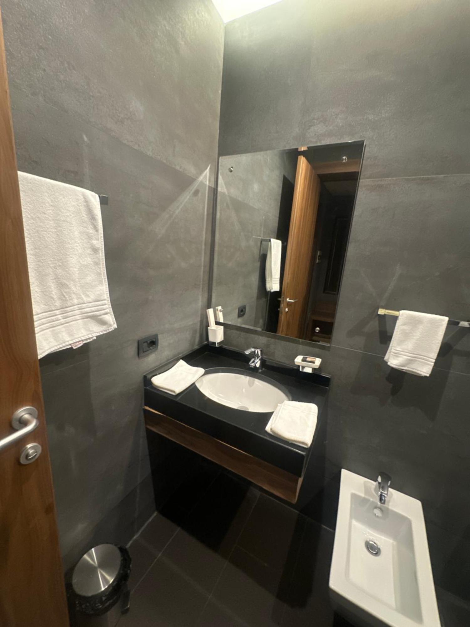 Rozafa Fish Hotel