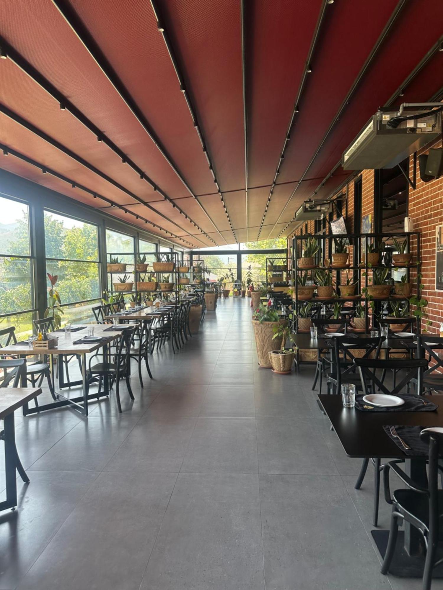 Rozafa Fish Hotel