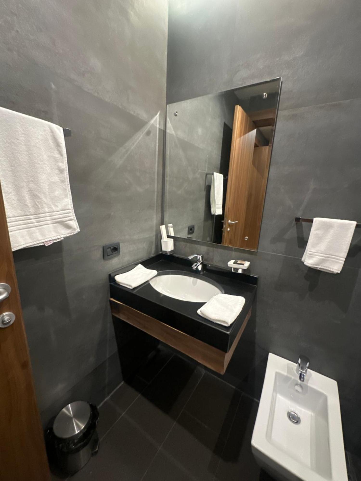 Rozafa Fish Hotel Labinot i Poshtëm